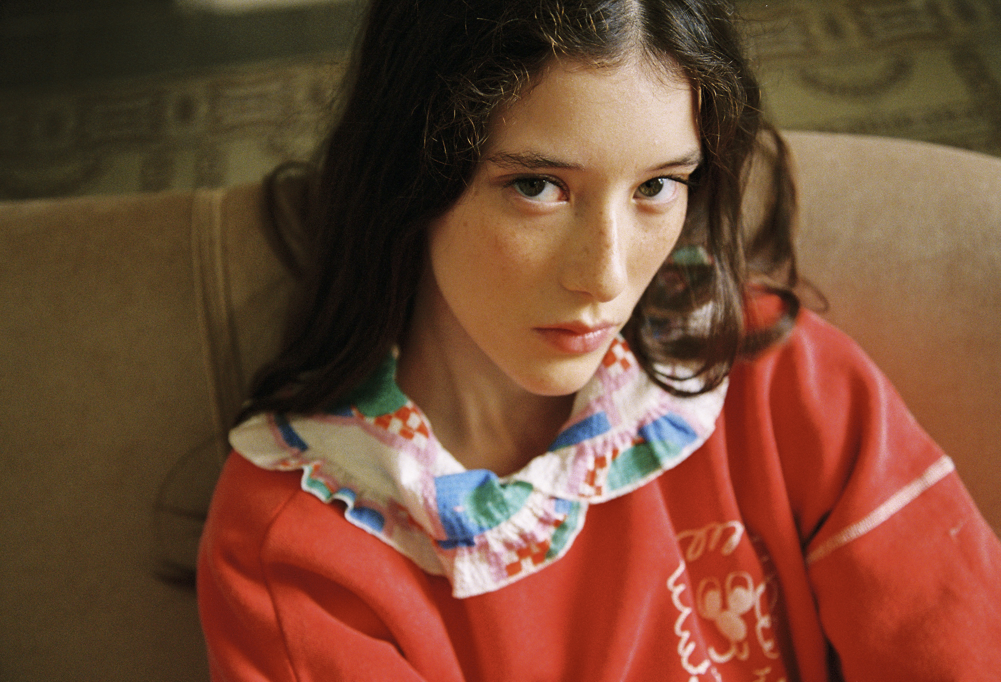 BOBO CHOSES_SS26 PICKLES_CAMPAIGN_WOMAN_1